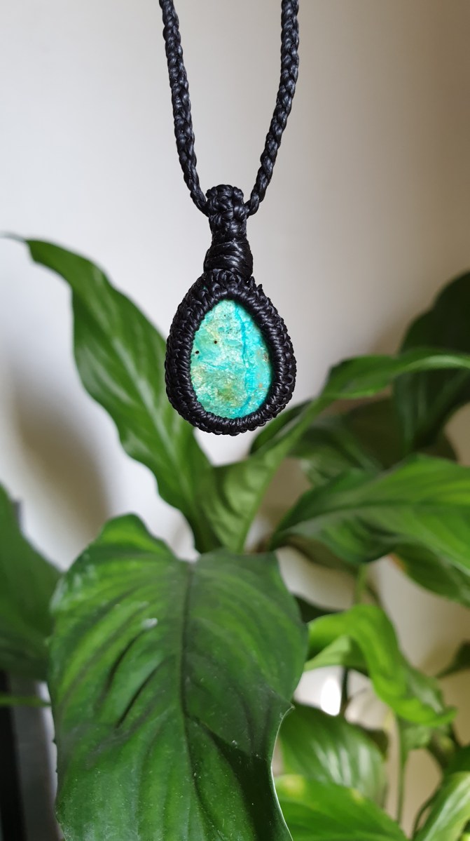 שרשרת אבן קריסוקולה מקרמה