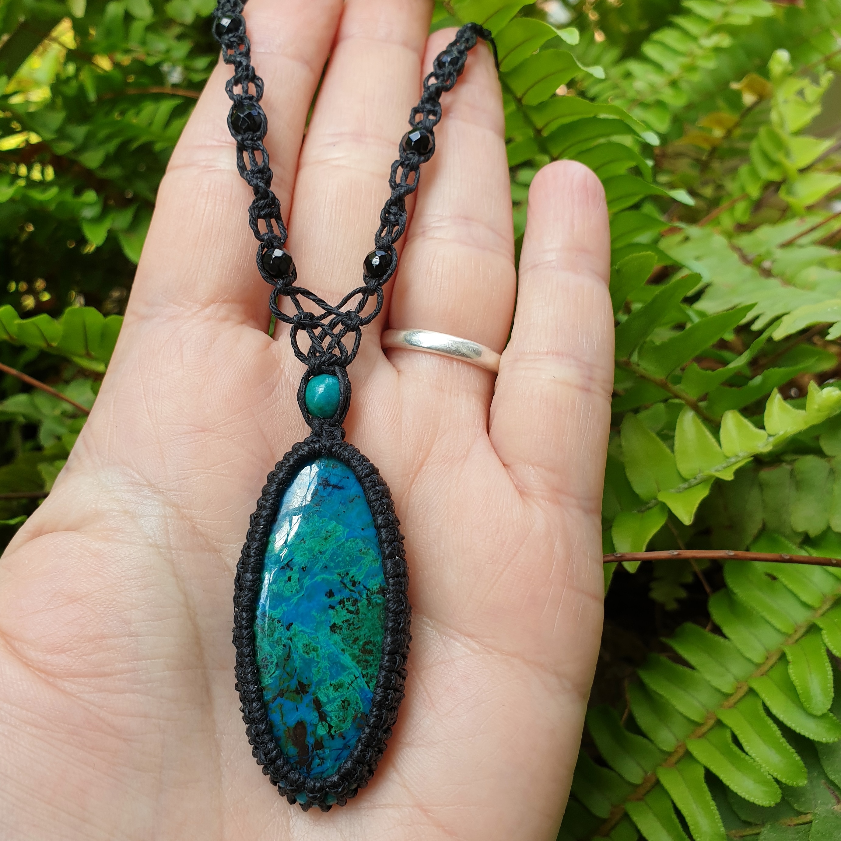 שרשרת קריסוקולה ומקרמה