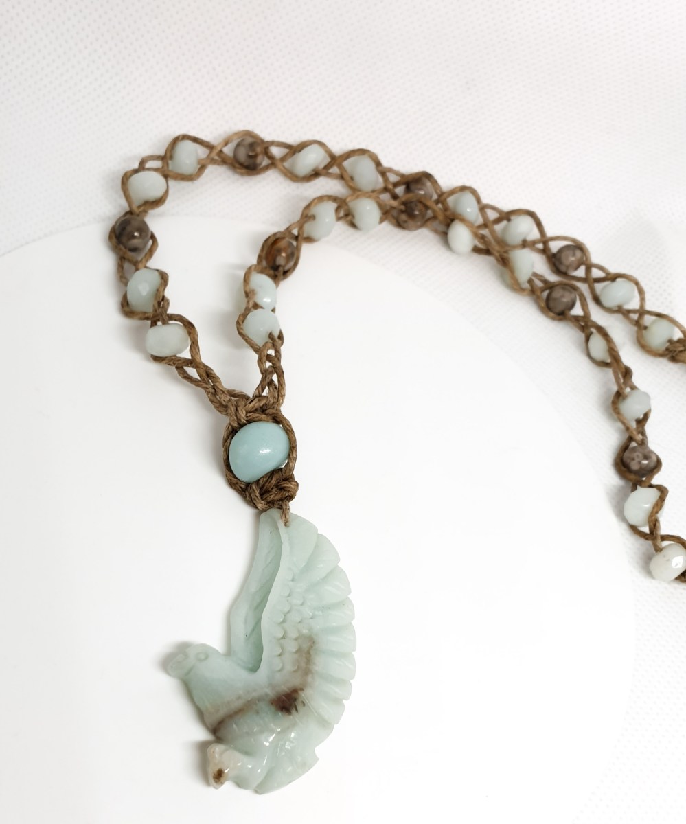 שרשרת אבן אמזונייט תכלת צורת ציפור