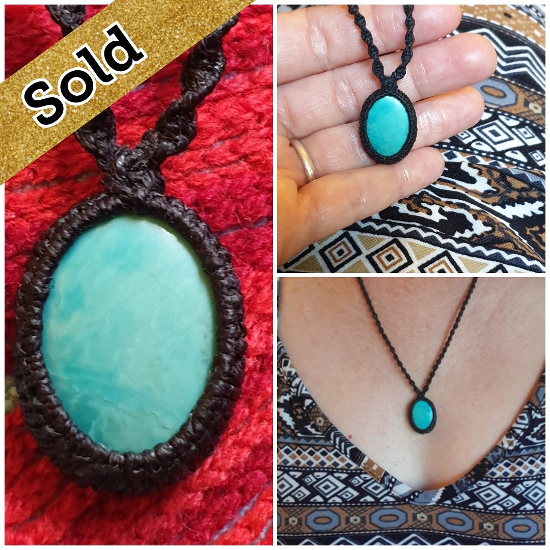 שרשרת אבן טורקיז טיבטי עם מקרמה נמכרה