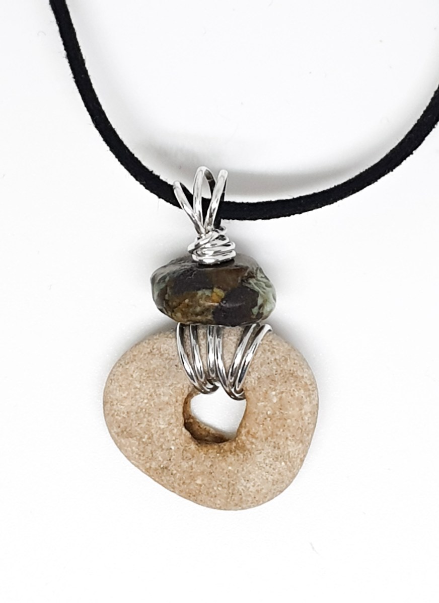 שרשרת אבן חוף וכסף