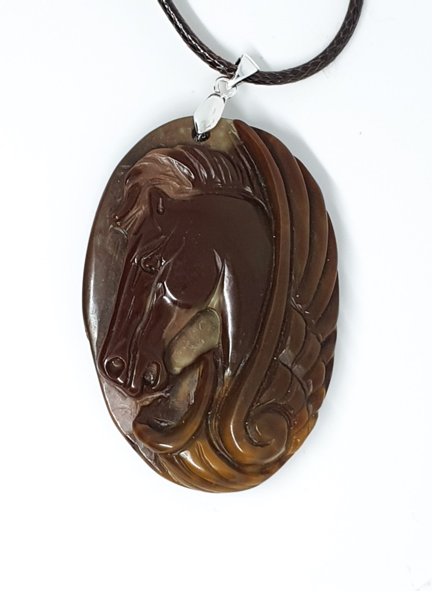 תליון אבן ג'ספר בצורת פגסוס