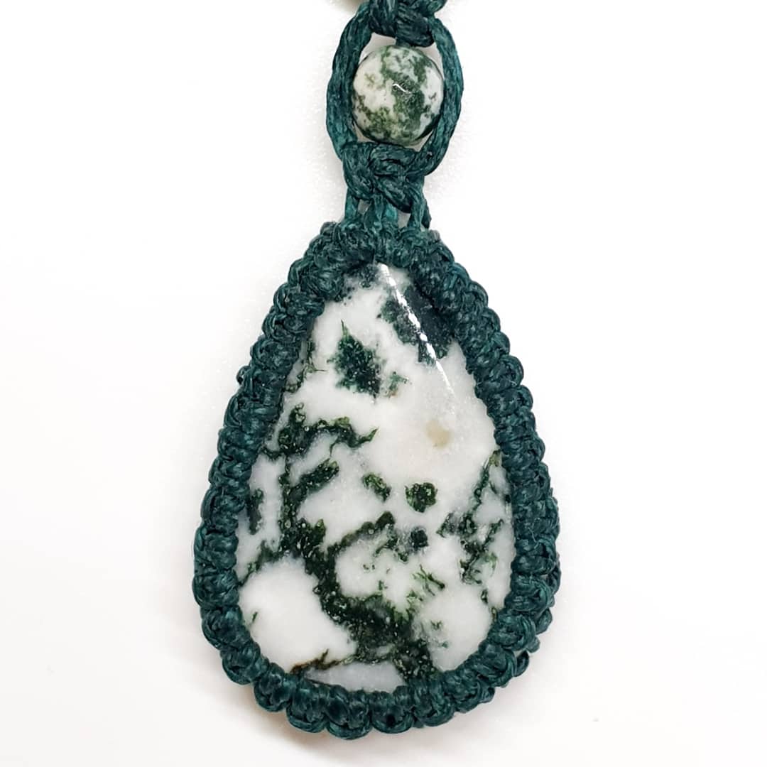 שרשרת מקרמה אבן ירוקה לבנה טרי אגת