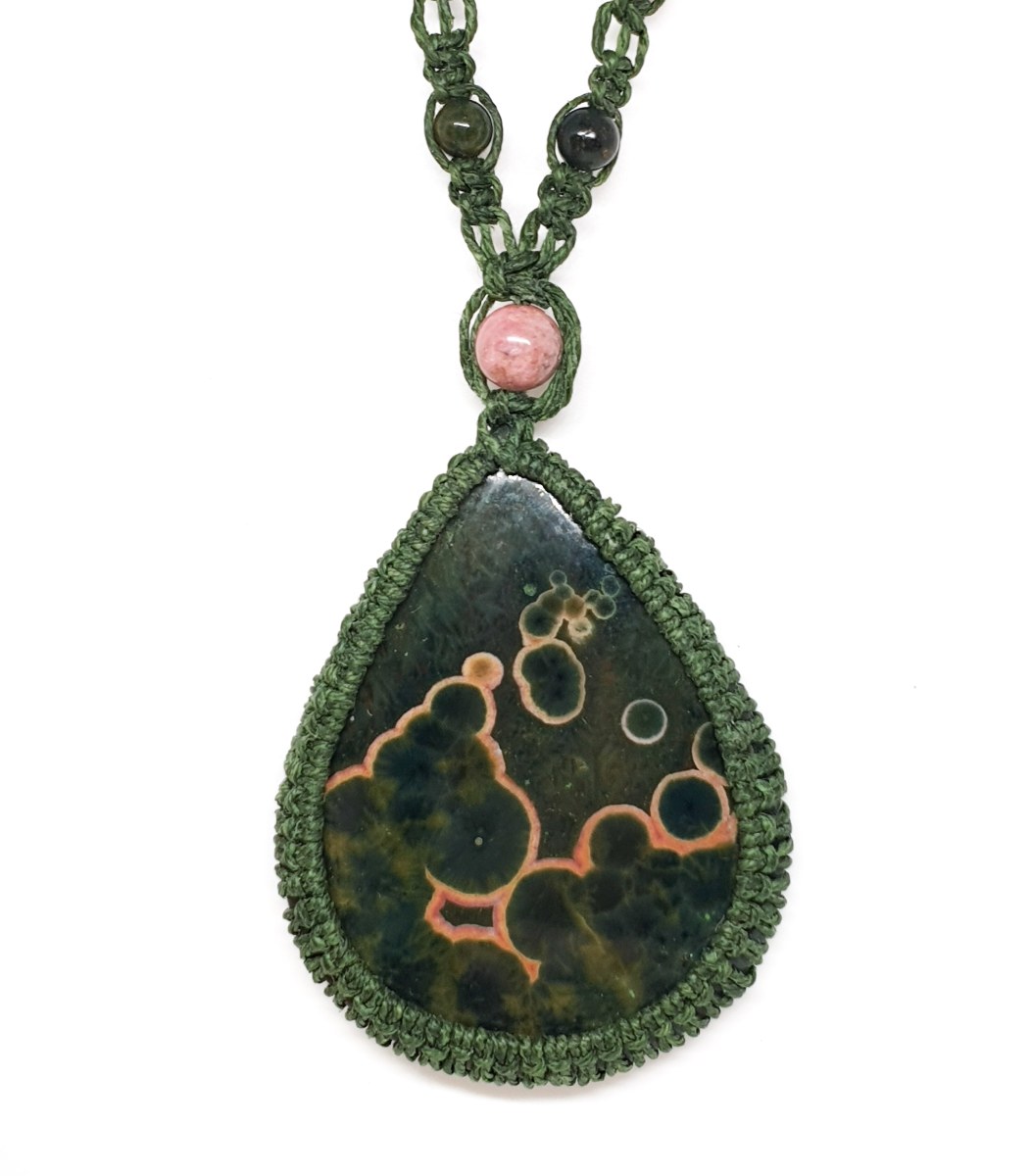 שרשרת מקרמה אבן ירוקה אושן ג'ספר