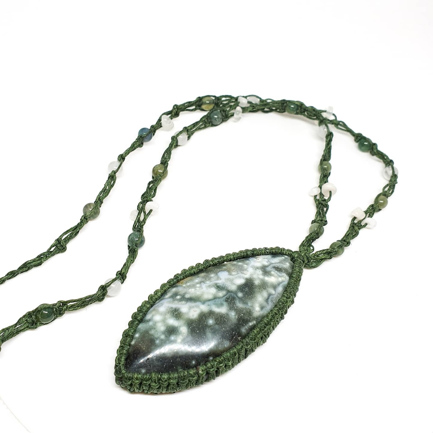 שרשרת אבן ירוקה אושן ג'ספר מקרמה