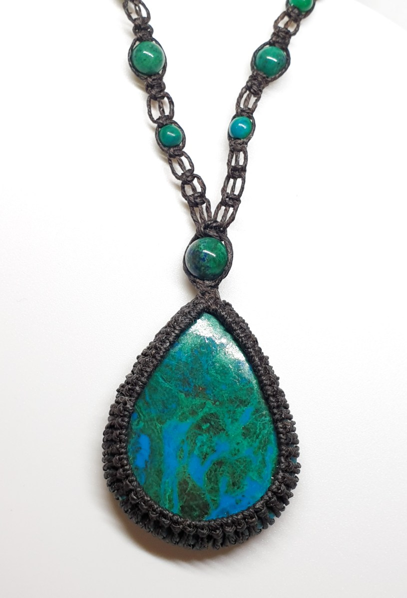 שרשרת מקרמה אבן קריסוקולה