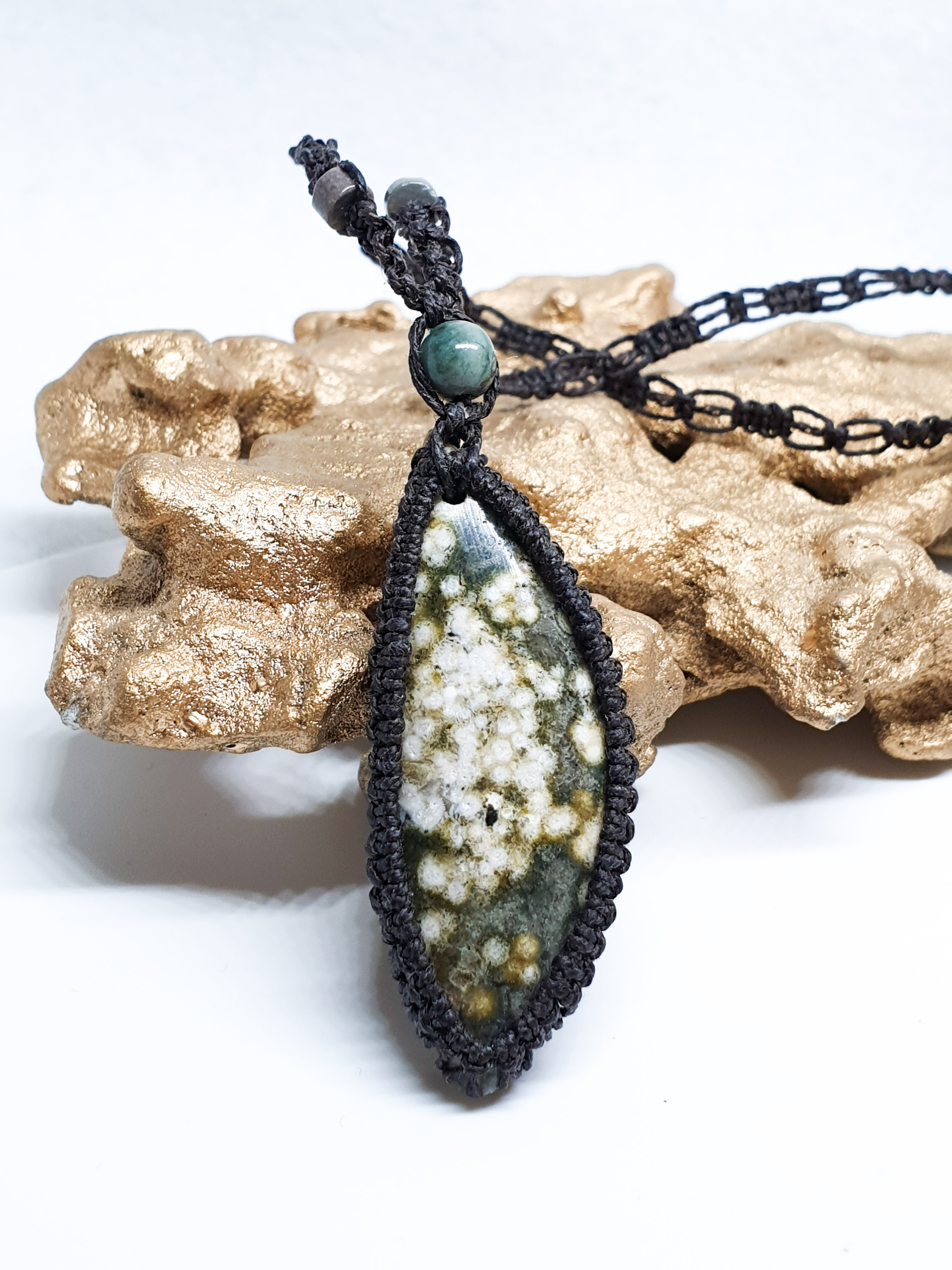 שרשרת אבן ירוקה אושן ג'ספר מקרמה